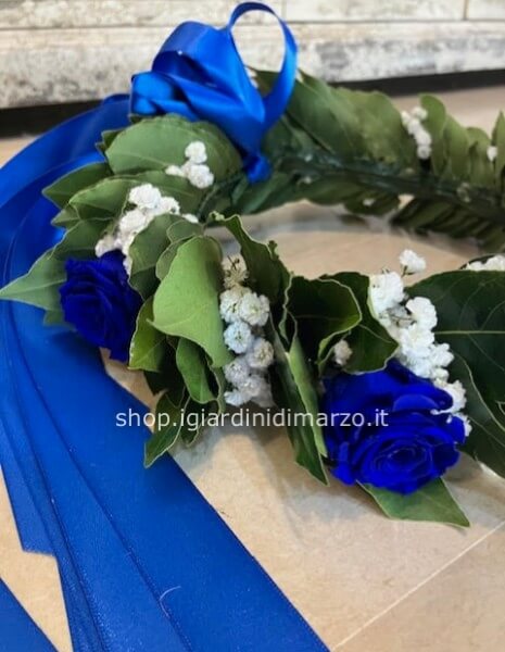 coroncina alloro con gypsophila e 5 roselline stabilizzate