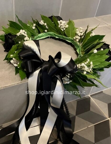 Coroncina allo con 3 rose stabilizzate nere senza gypsophila