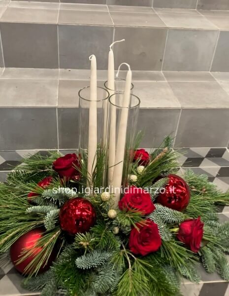 centrotavola natalizio con candele