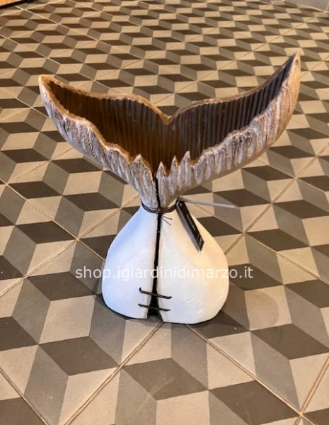 Coda di balena in legno