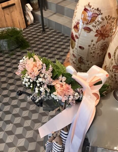 coroncina alloro + gypsophila + ortensia